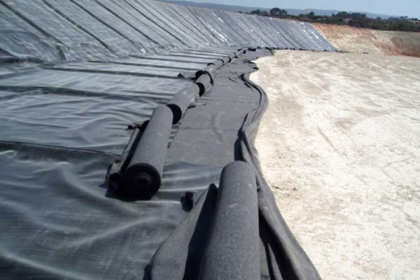 Instalación de Geomembranas y Geotextile